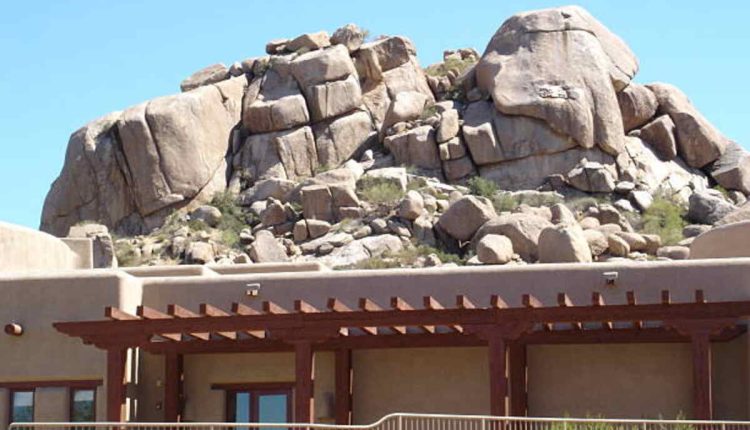 Eagle Cliff Boulder House in Joshua Tree National Park