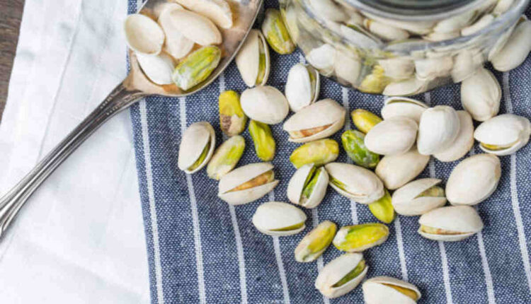Health Benefits of Eating Pistachios Daily